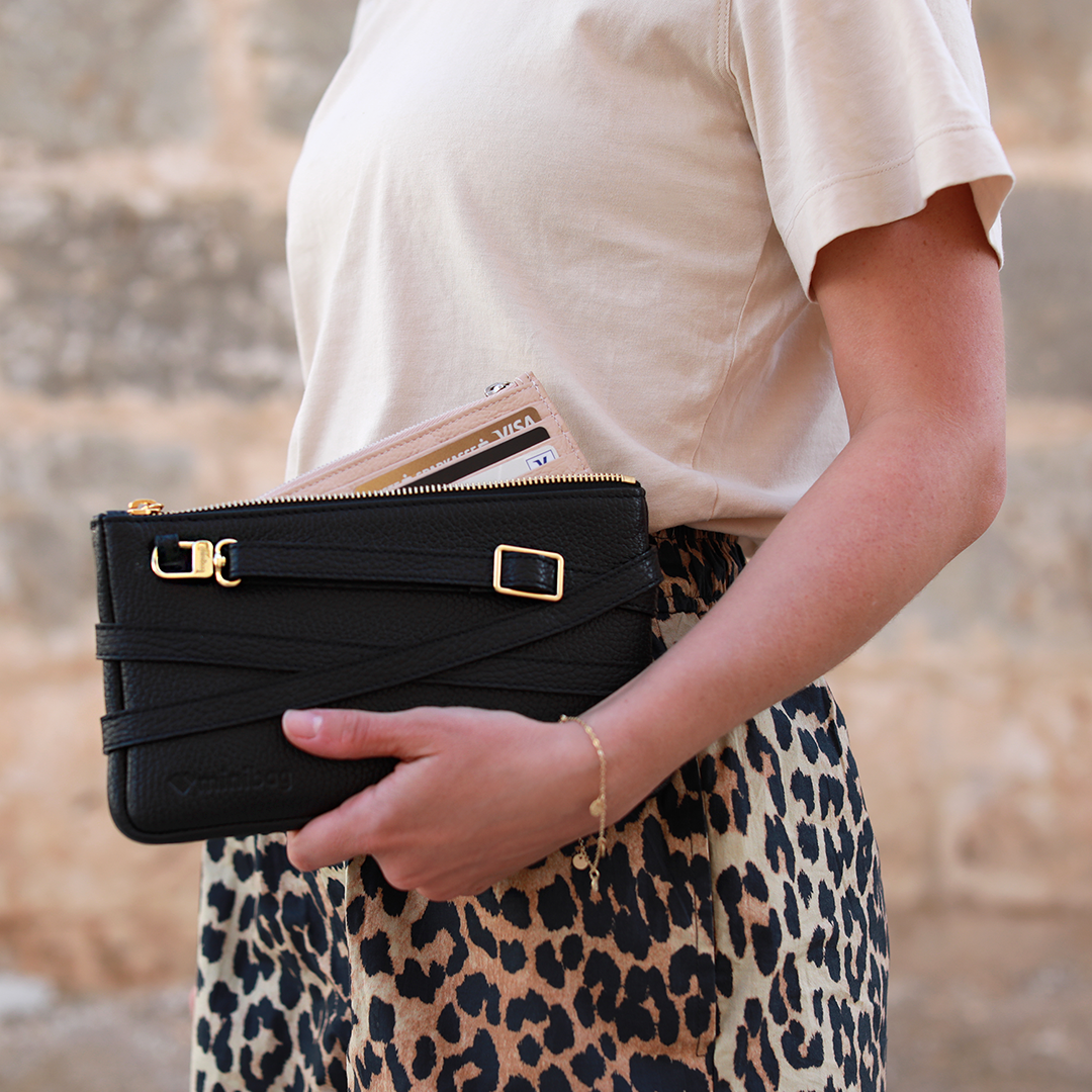 minibag black Edition GOLD, schwarze Ledertasche, schwarze Clutch, goldene Riemen, minibag schwarz, kleine schwarze Tasche zum Umhängen, Handytasche zum Umhängen, Handytasche mit Geldbörse