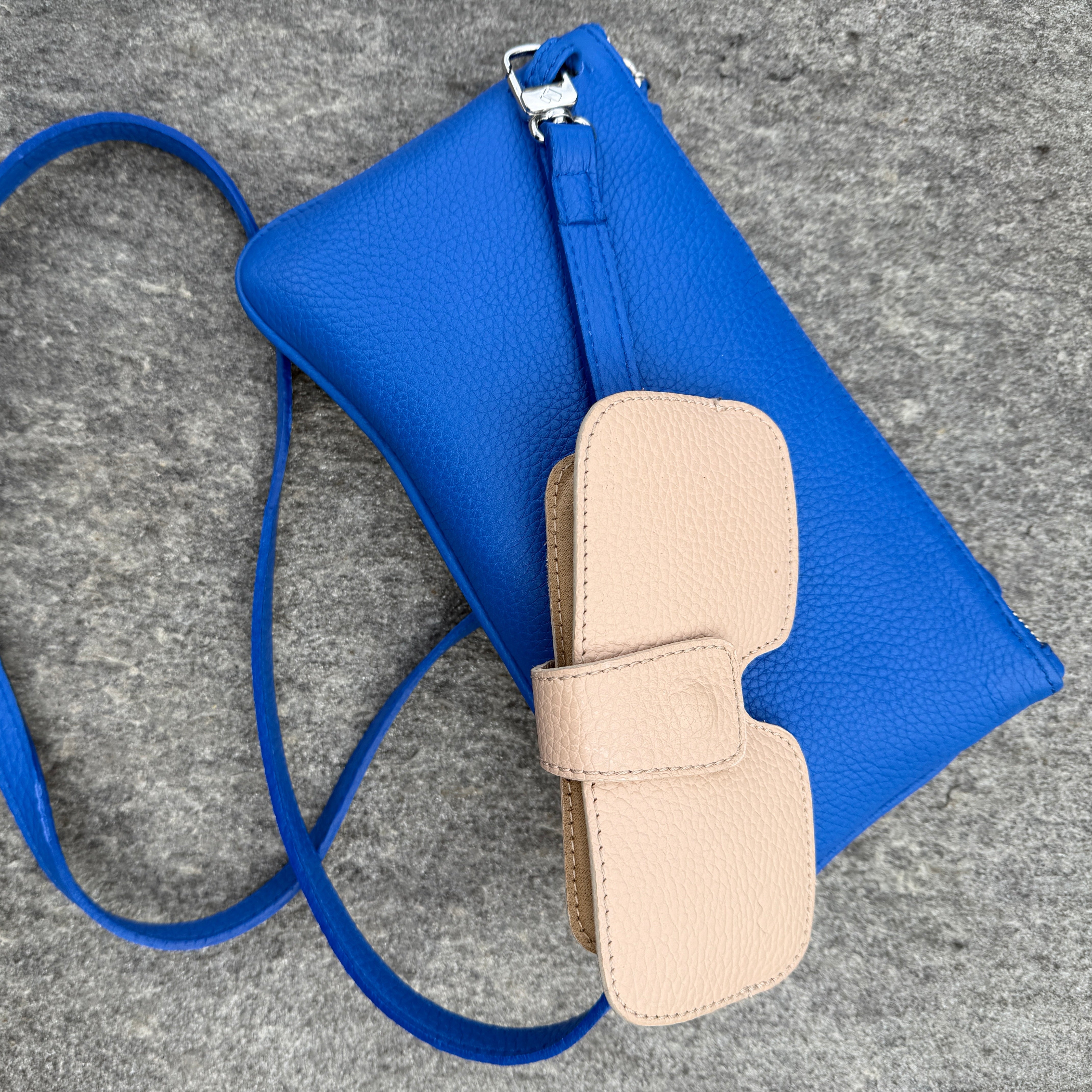 blitzblaue Tasche, blaue Tasche, kleine blaue Tasche