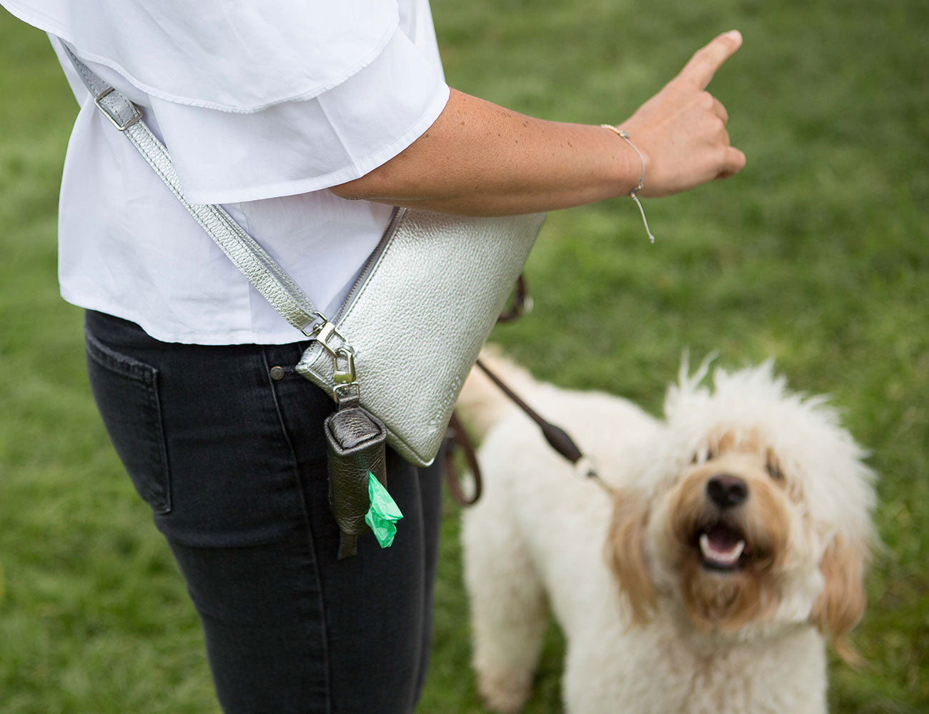 minibag poo doggy-bag, graues Täschchen für Hundesackerl, Accessoires für Hunde, minibag for dogs
