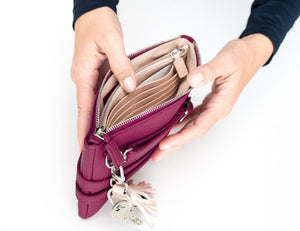 minibag brombeere, dunkelrote Ledertasche, Geldtasche zum Umhängen, weinrote Clutch, minibag 